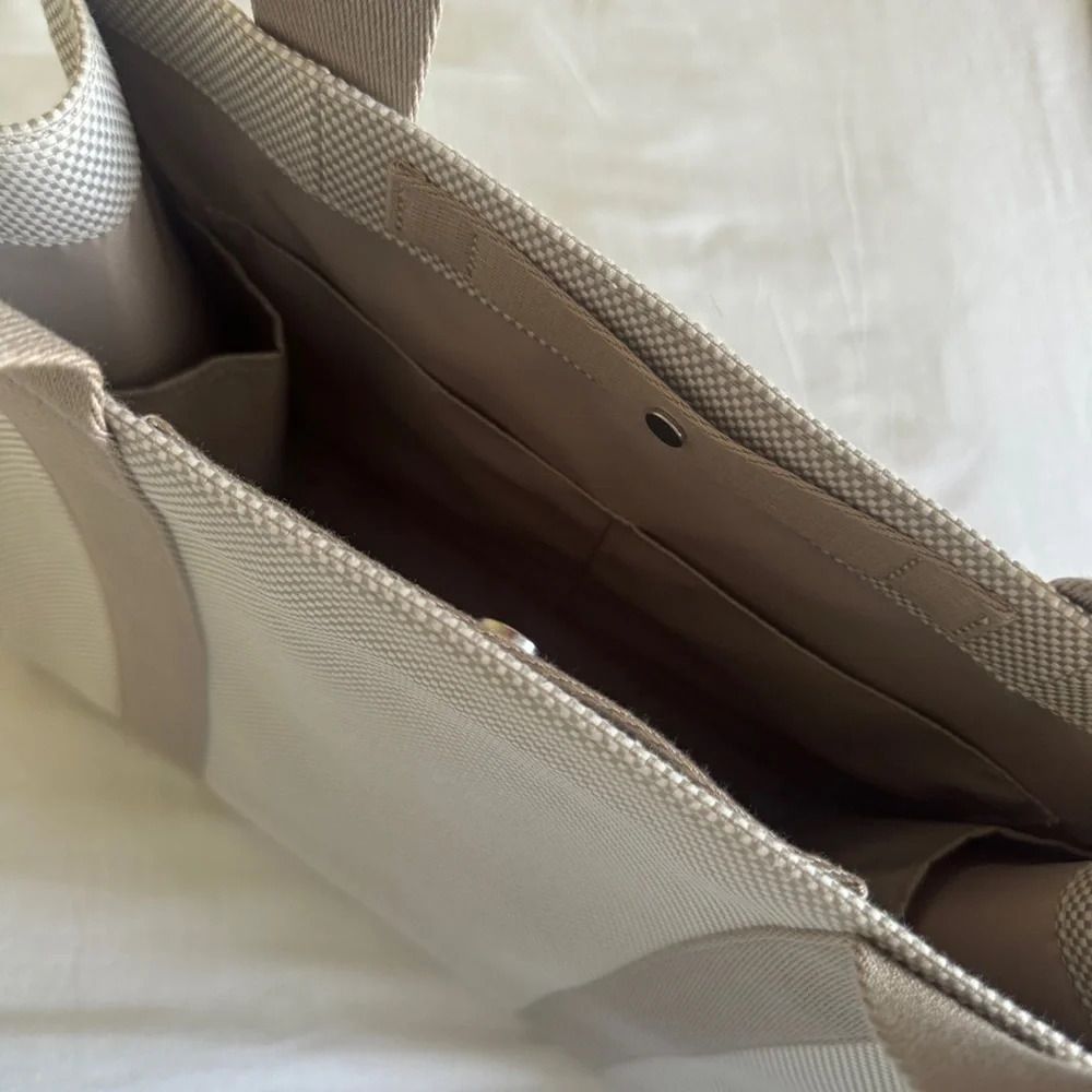 LAST ONE 🆕 Lululemon Two Toned Canvas Tote Bag Large 10L Mojave Tan Light Ivory - Picture 6 of 7